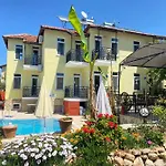 Moonstar Apart Otel